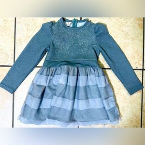 Sung Eun Girls gray sparkly long sleeve dress with tulle striped skirt. Size 7